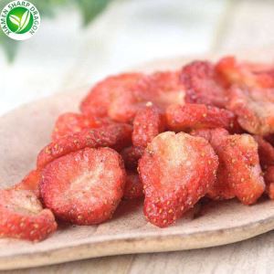 Steiktar jarðarberjaflögur til útflutnings